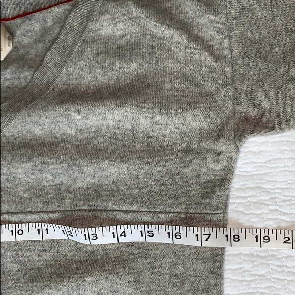 Banana Republic Heritage Cashmere sweater - Picture 5 of 13